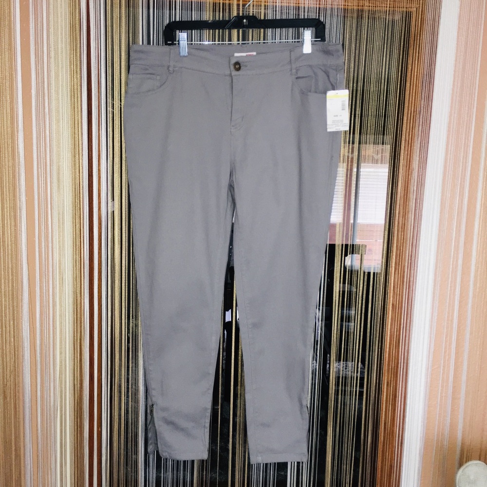 HOST 🌟PICK 👖Bongo ankle jeans 👖 - Picture 2 of 7